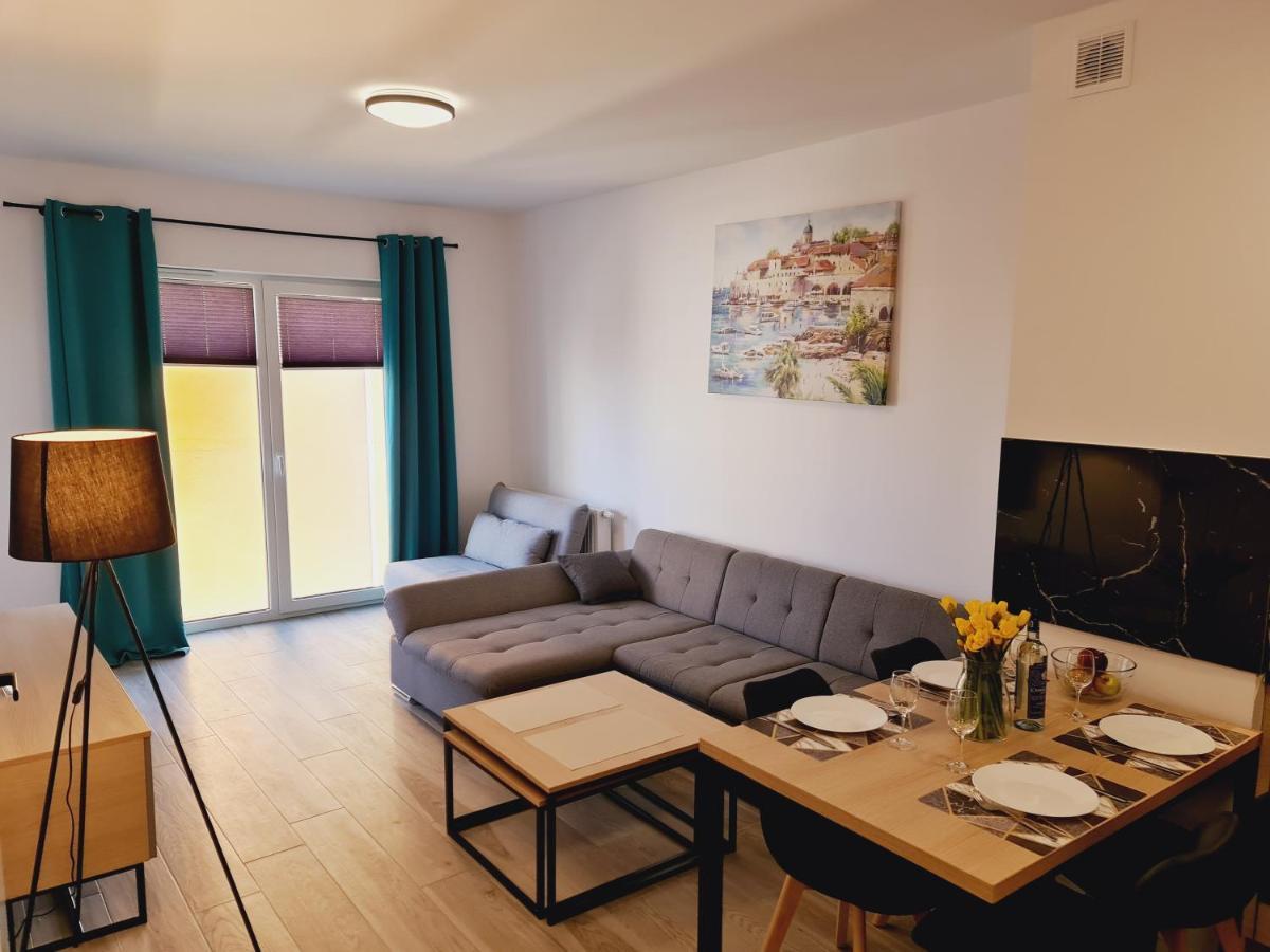 5D Apartamenty Fredry 2/36 كولوبرزيغ المظهر الخارجي الصورة